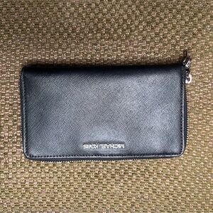 Michael Kors Black Leather Zip Wallet